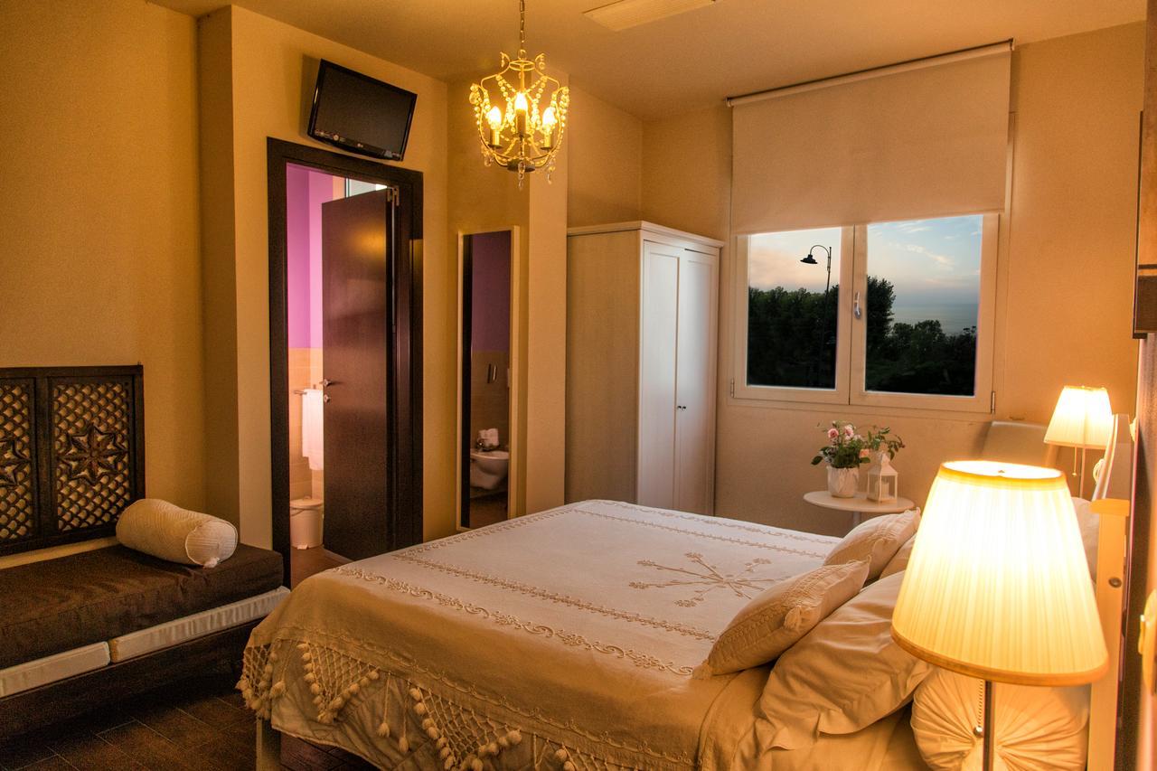 Bahita - Betty'S B&B Gabicce Mare Eksteriør bilde